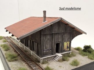 HO: HALLE MARCHANDISE TROIS PORTES