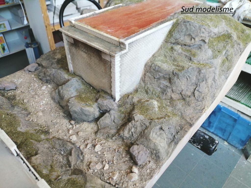 Culée Droite De Pont Tablier Métallique Double Voies - Référence 8703 PN SUD - En Laiton Moulé Neuf Non Peint
